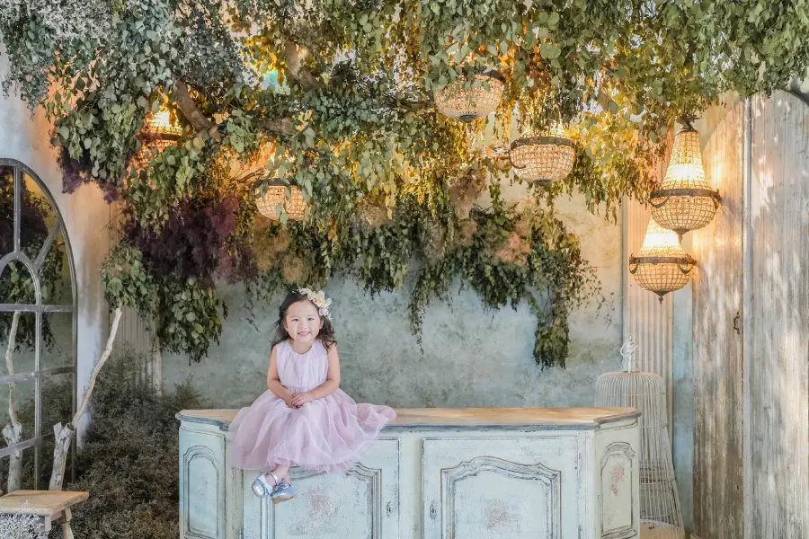 着物を着用した二人の女の子のバースデー記念写真