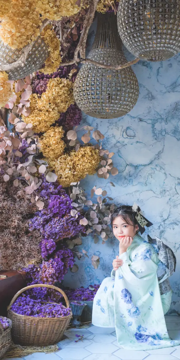 洋服を着用した男の子の入学記念写真