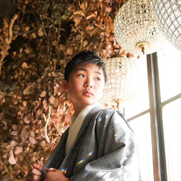 制服を着用した二人の入園・入学記念写真