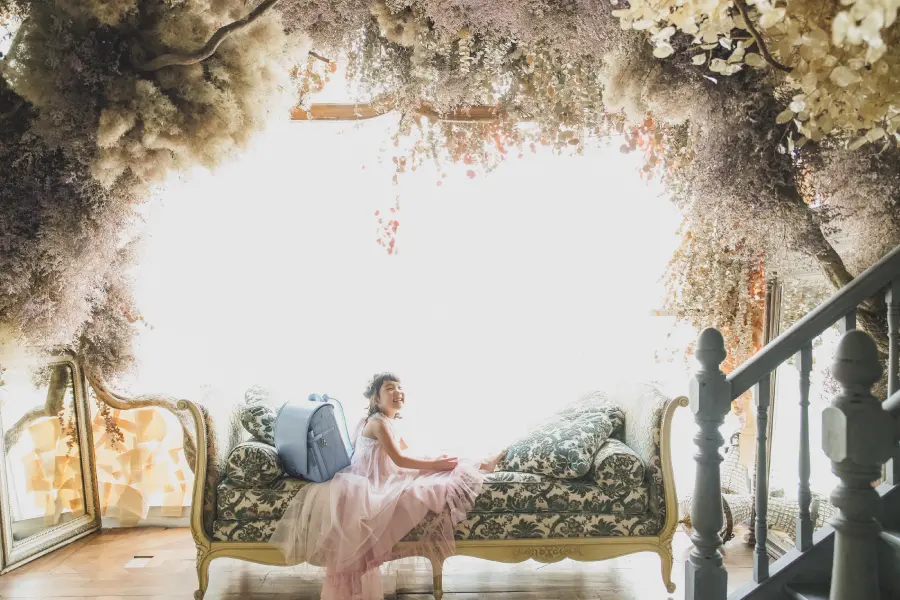 着物を着用した二人の女の子の入園入学記念写真