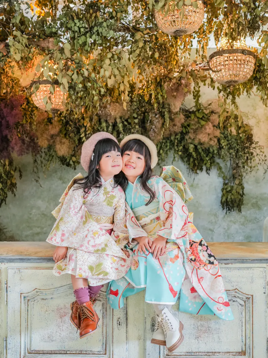 着物を着用した女の子の七五三記念写真