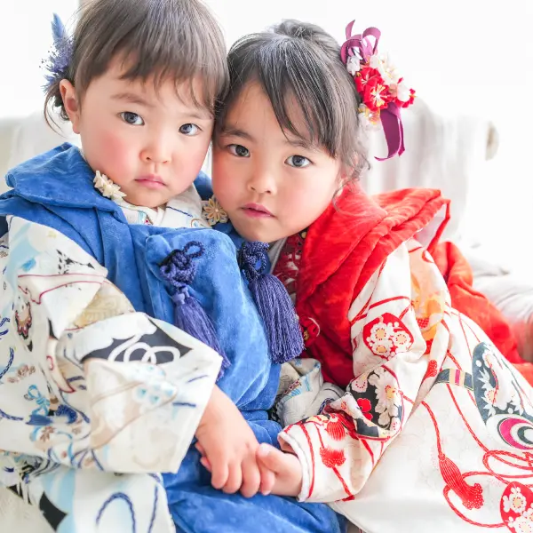 着物を着用した男の子の七五三記念写真