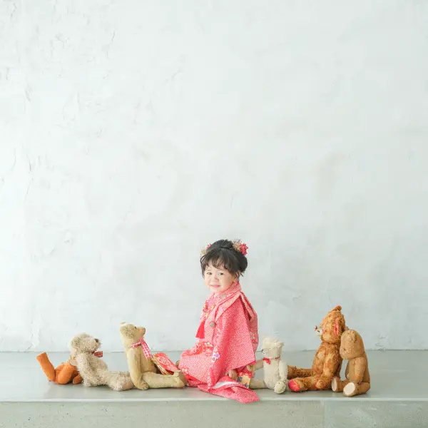 着物を着用した女の子の七五三記念写真