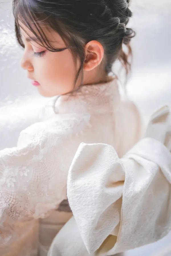 着物を着用した女の子の七五三記念写真